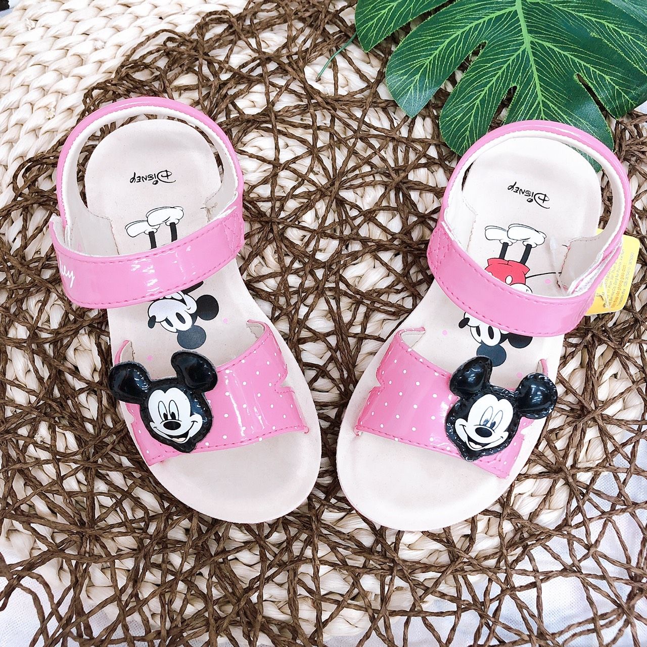 Sandals bé gái quai dán ( size 24 - 27 )-DPB056611