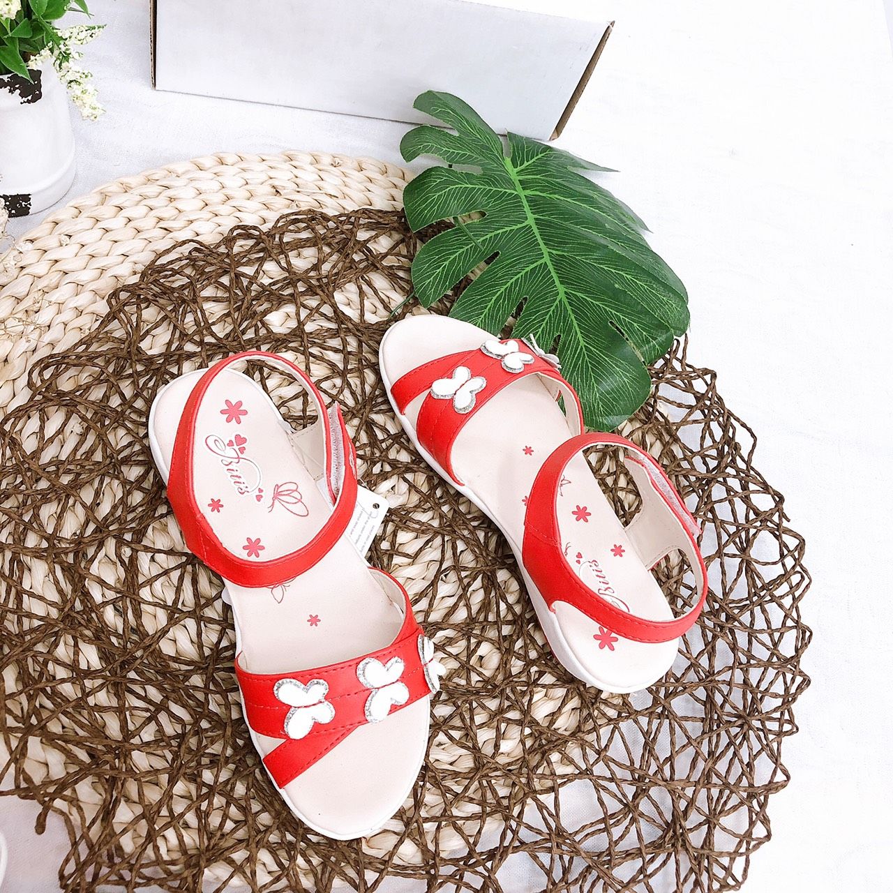 Sandals bé gái quai dán ( size 24 - 30 )-DTG003000