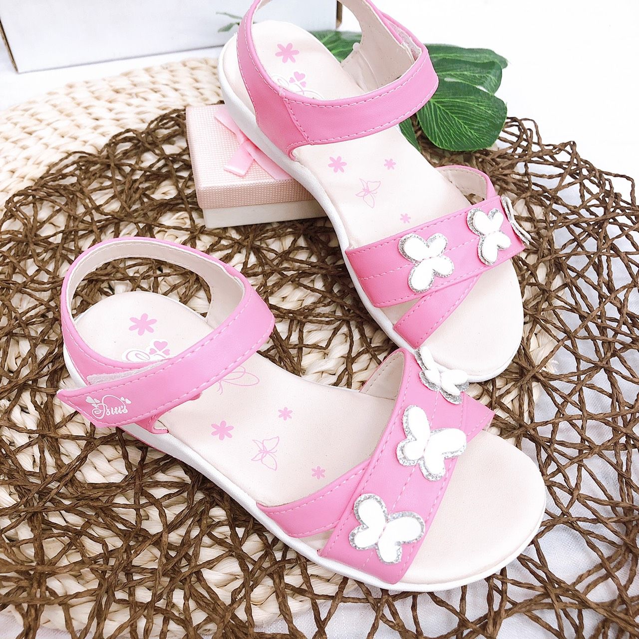 Sandals bé gái quai dán ( size 24 - 30 )-DTG003000
