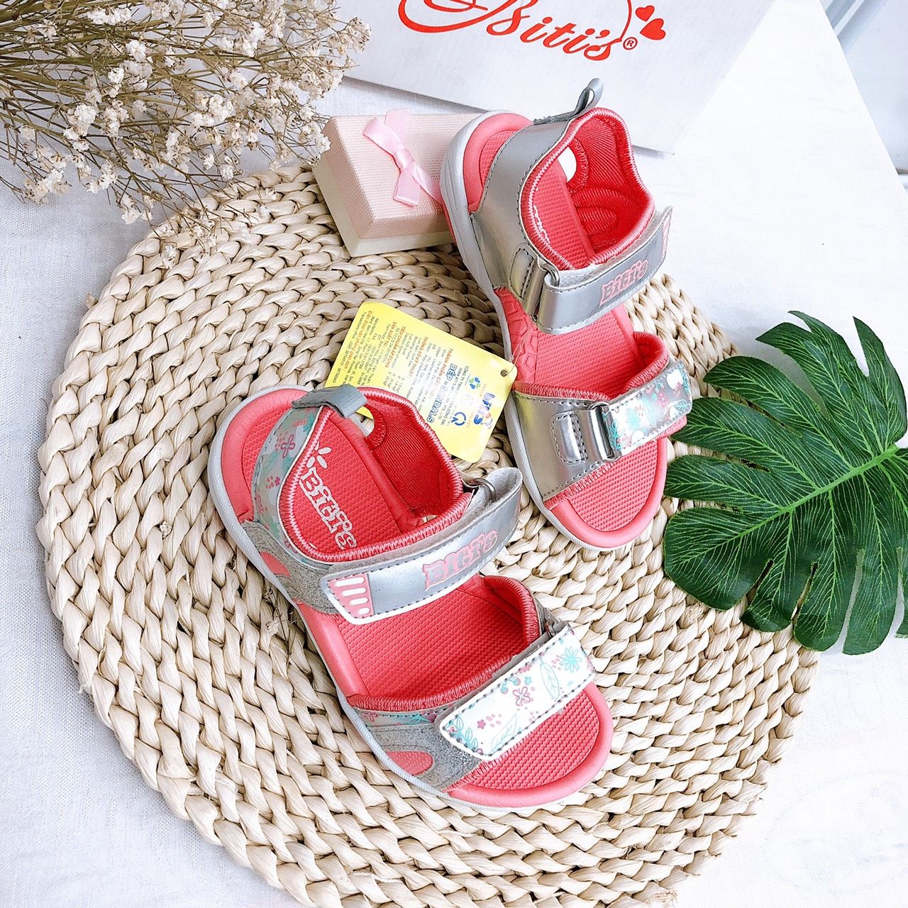Sandals bé gái quai dán ( size 28 - 37 )-DRG001001
