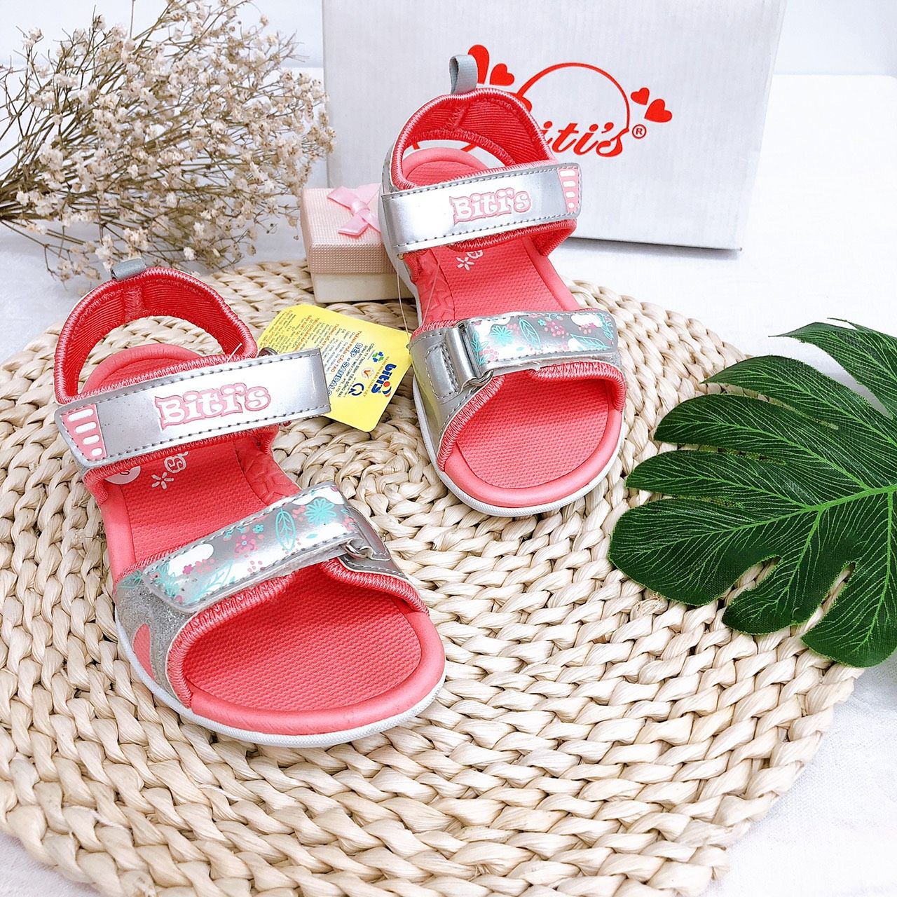 Sandals bé gái quai dán ( size 28 - 37 )-DRG001001