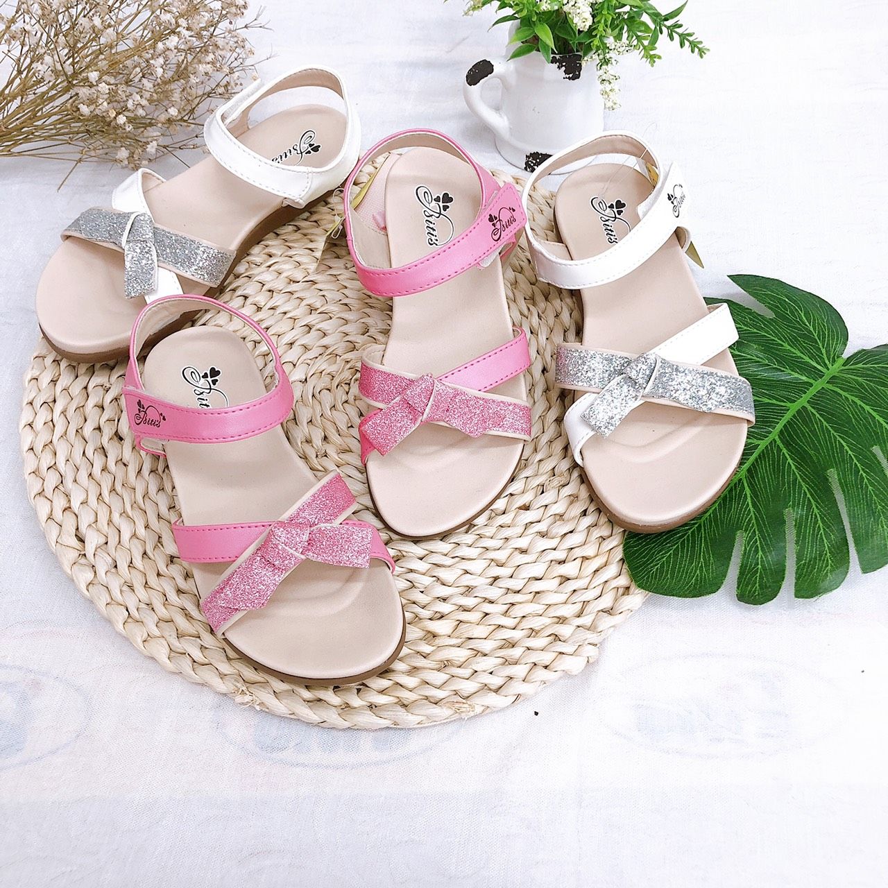 Sandals bé gái quai dán ( size 28 - 37 )-DRG000500
