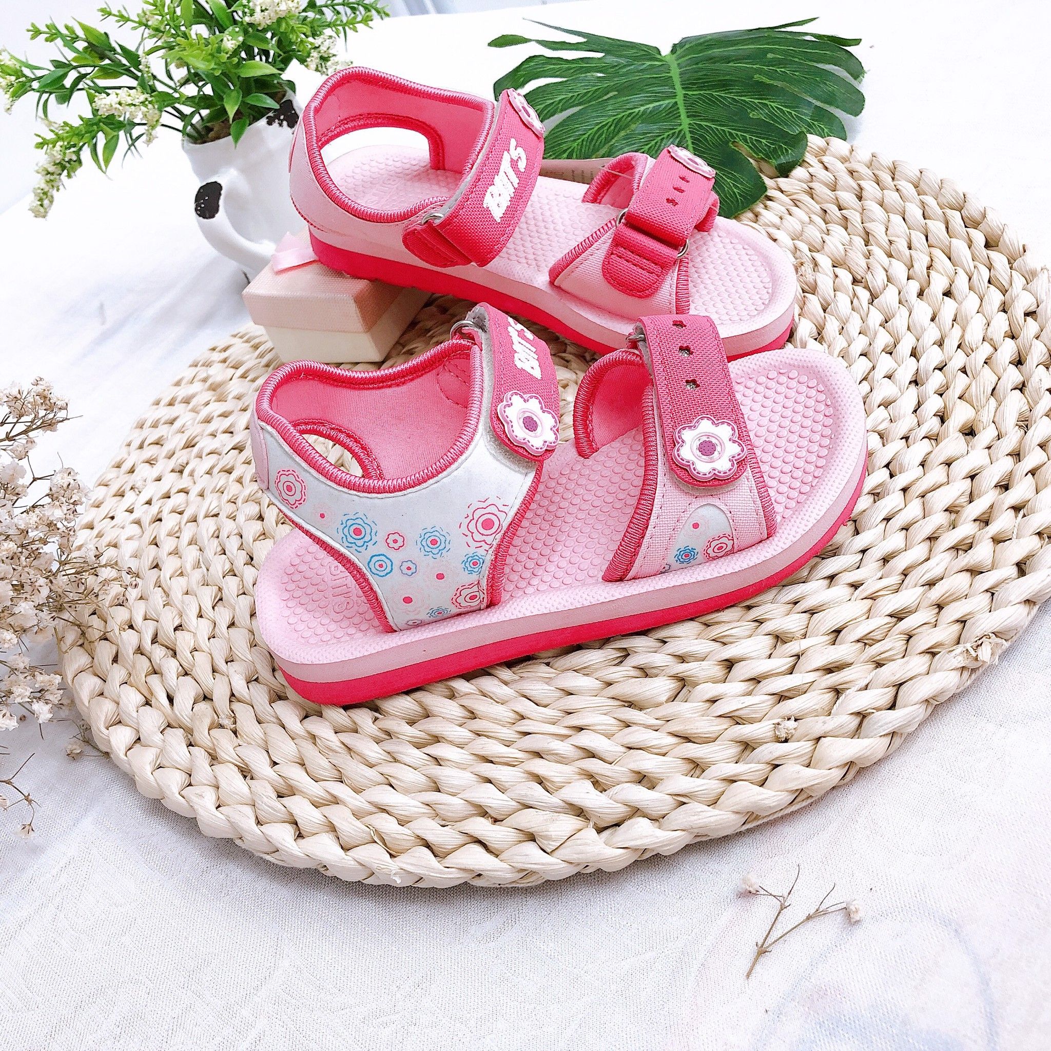 Sandals bé gái quai dán ( size 24 - 33 )-SXG028300