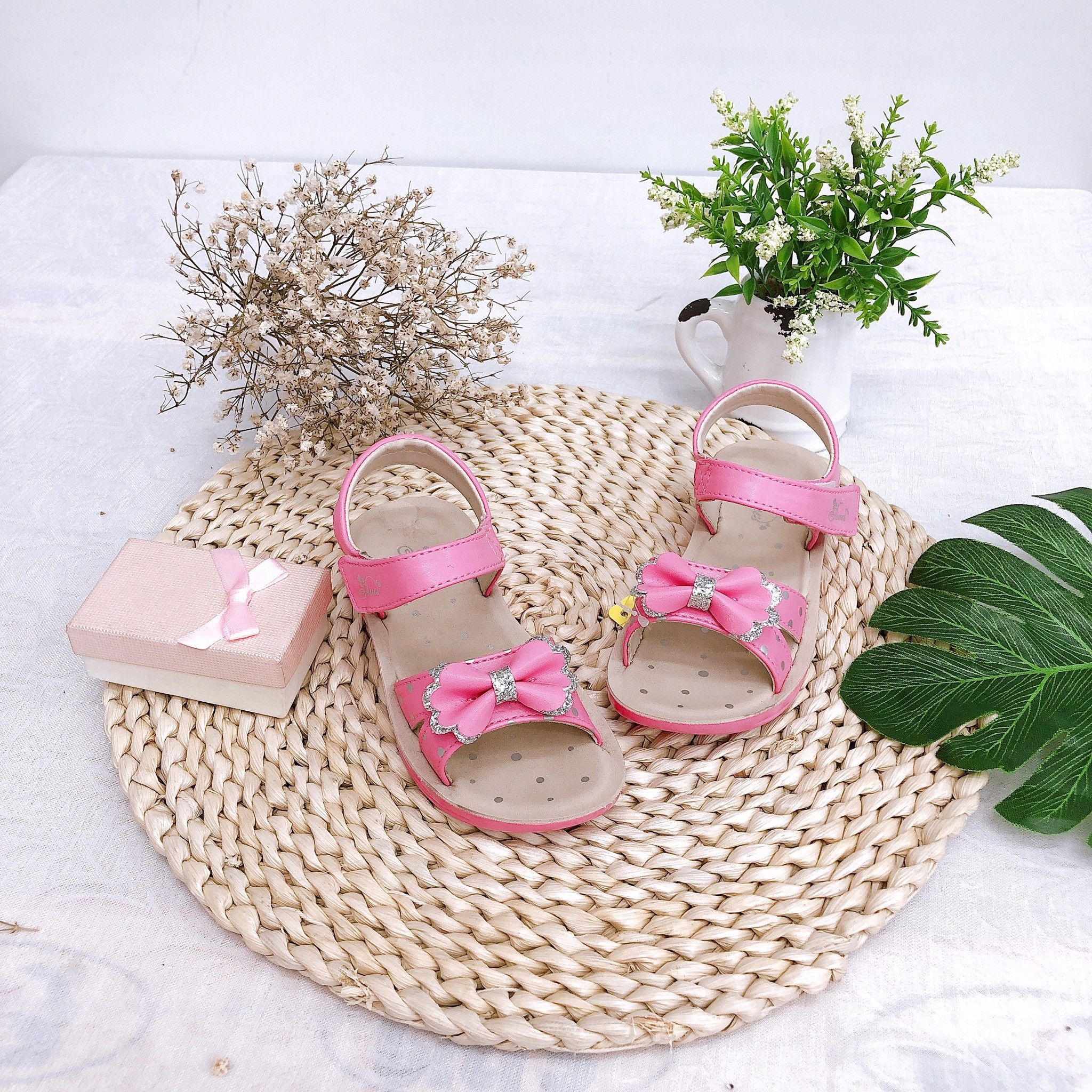 Sandals bé gái quai dán ( size 24 - 30 )-DPG001244