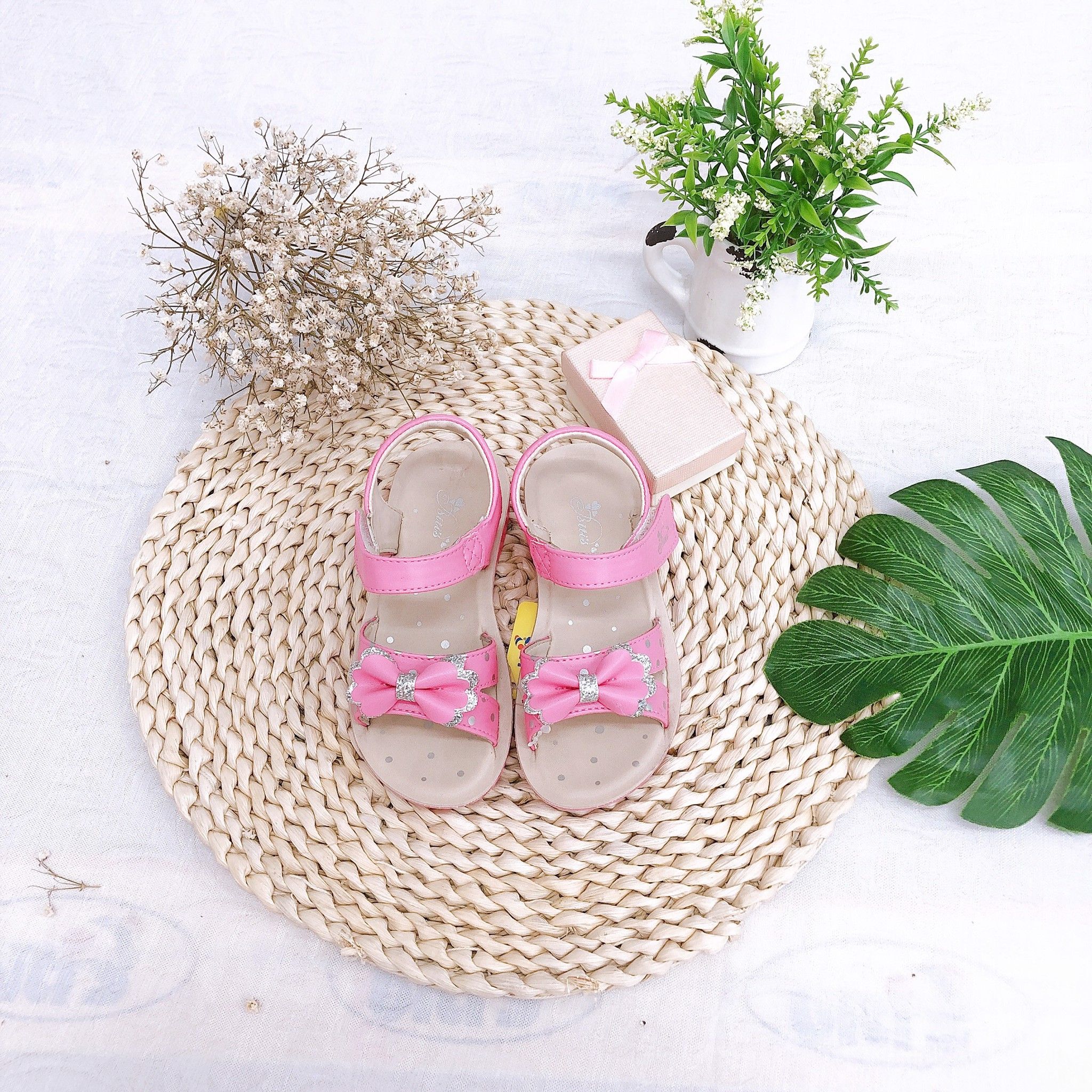 Sandals bé gái quai dán ( size 24 - 30 )-DPG001244