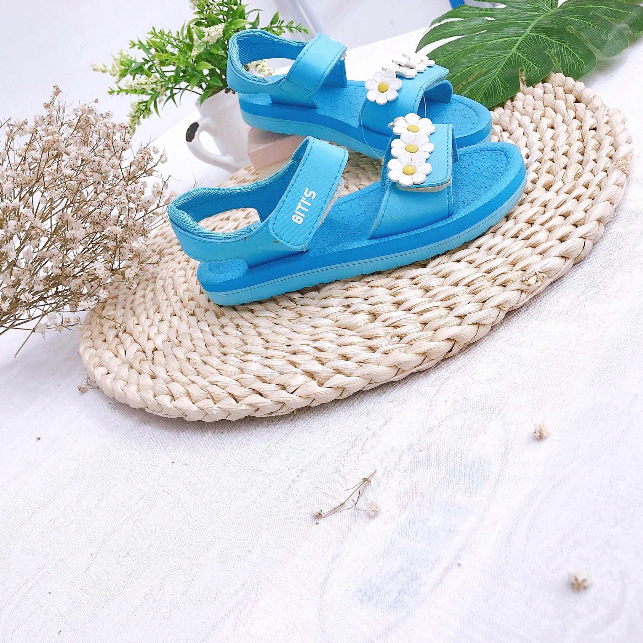 Sandals bé gái quai dán ( size 24 - 33 )-SXG029100