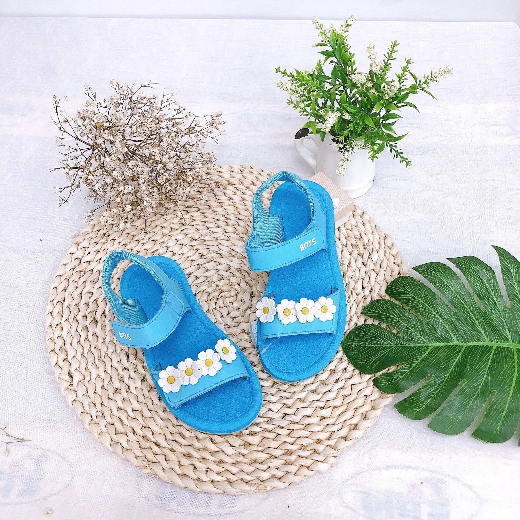 Sandals bé gái quai dán ( size 24 - 33 )-SXG029100