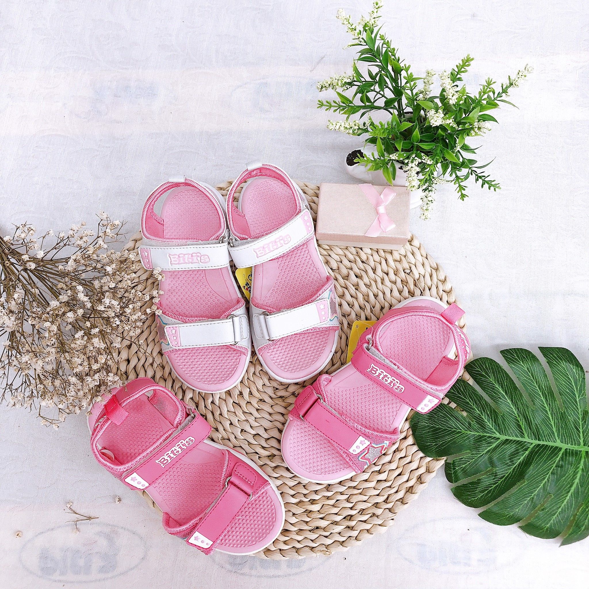 Sandals bé gái quai dán ( size 28 - 35 )-DTG003400