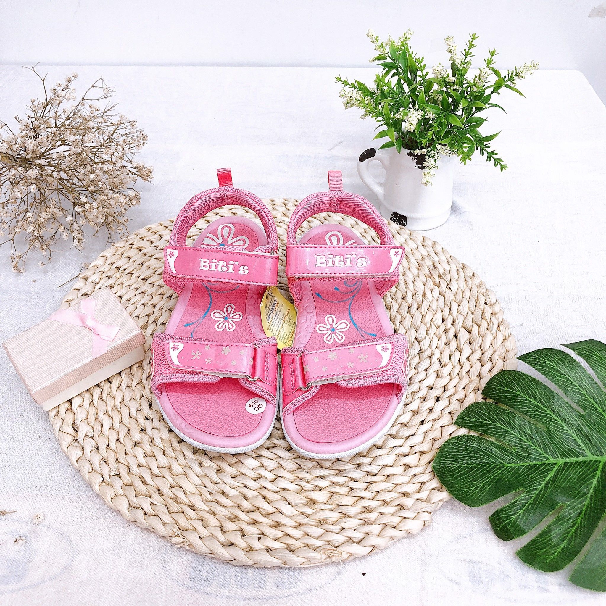 Sandals bé gái quai dán ( size 30 - 32 )-DRG000100