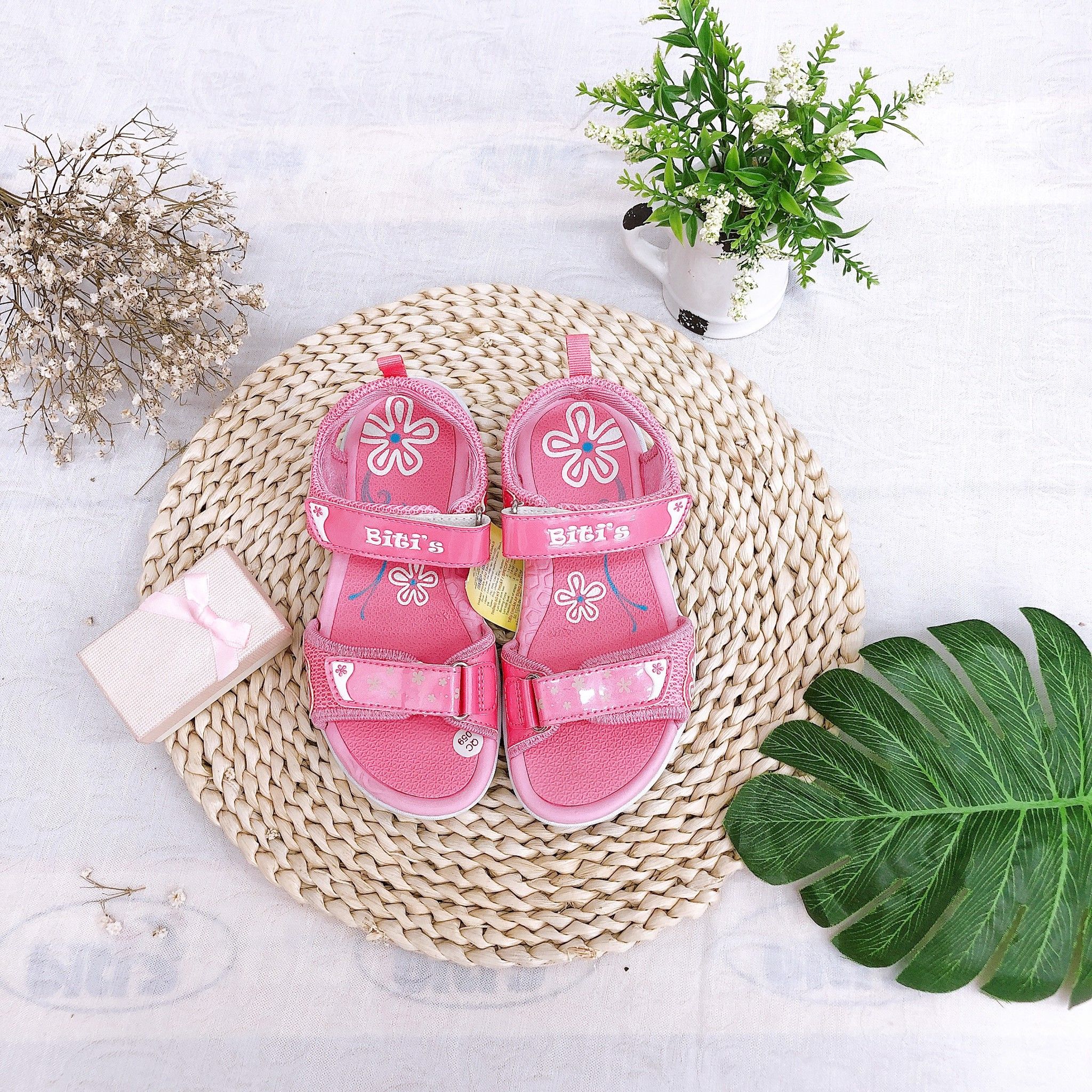 Sandals bé gái quai dán ( size 30 - 32 )-DRG000100