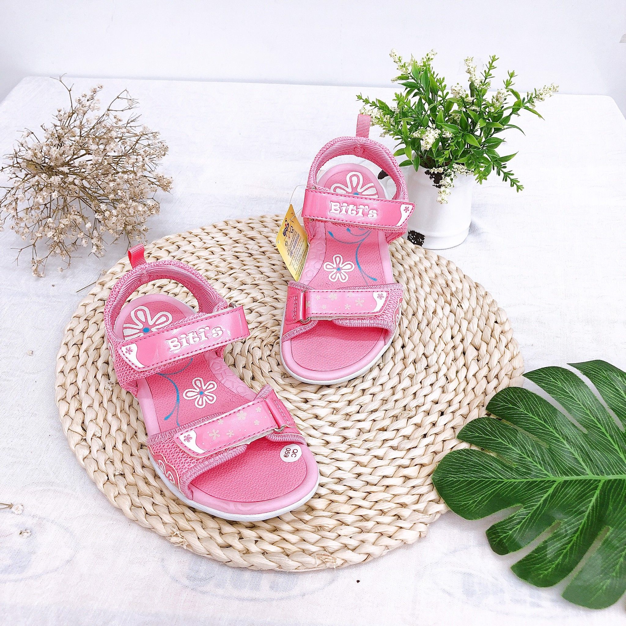 Sandals bé gái quai dán ( size 30 - 32 )-DRG000100