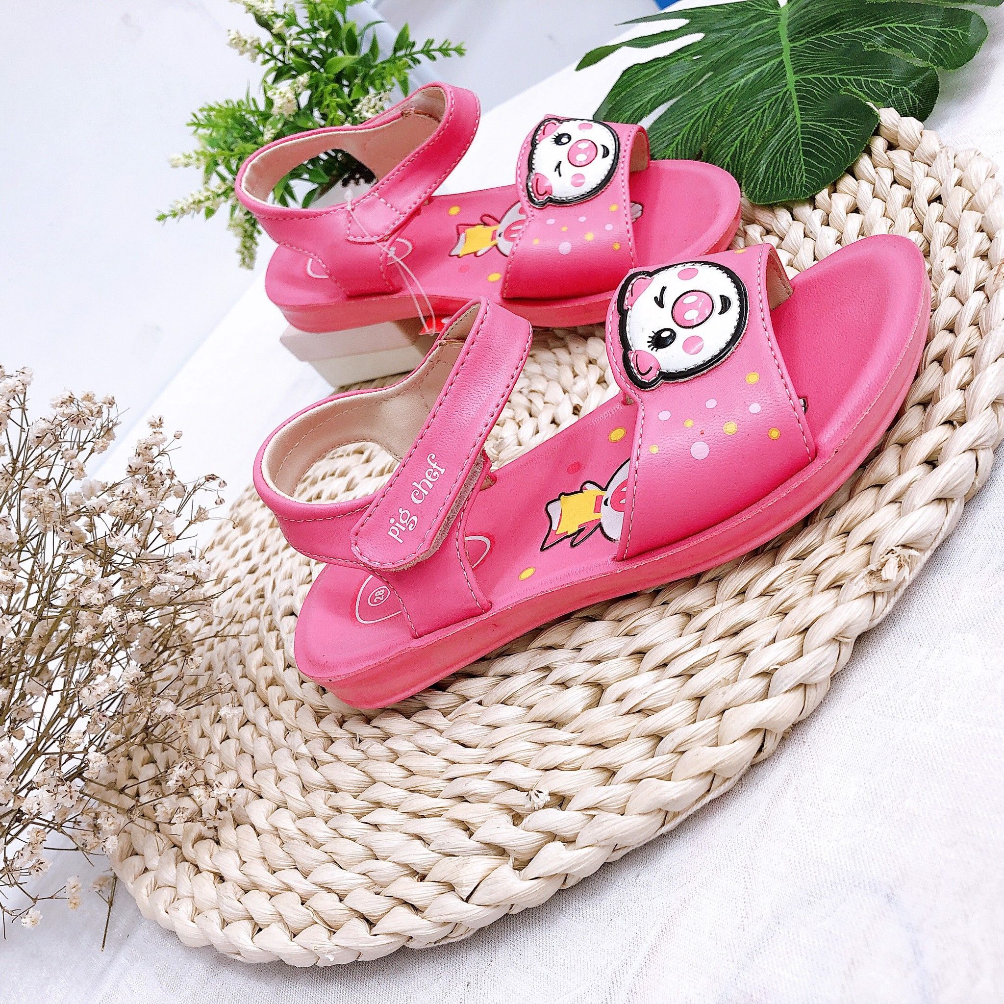 Sandals bé gái quai dán ( size 25 - 30 )-SENGI.36