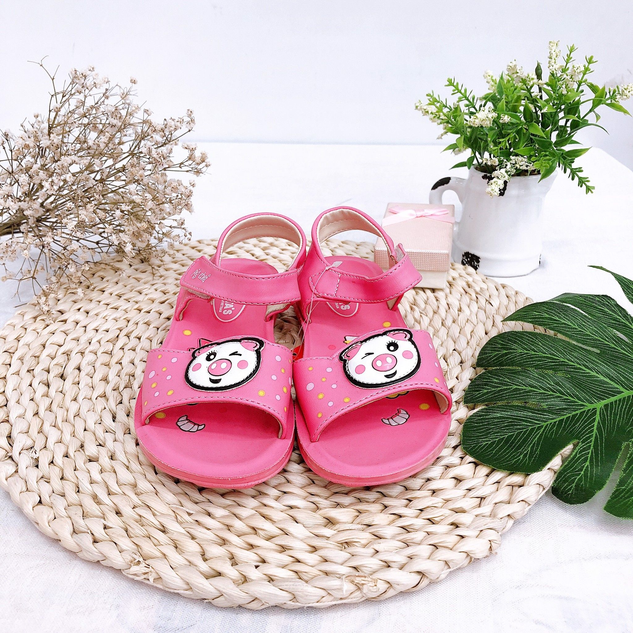 Sandals bé gái quai dán ( size 25 - 30 )-SENGI.36
