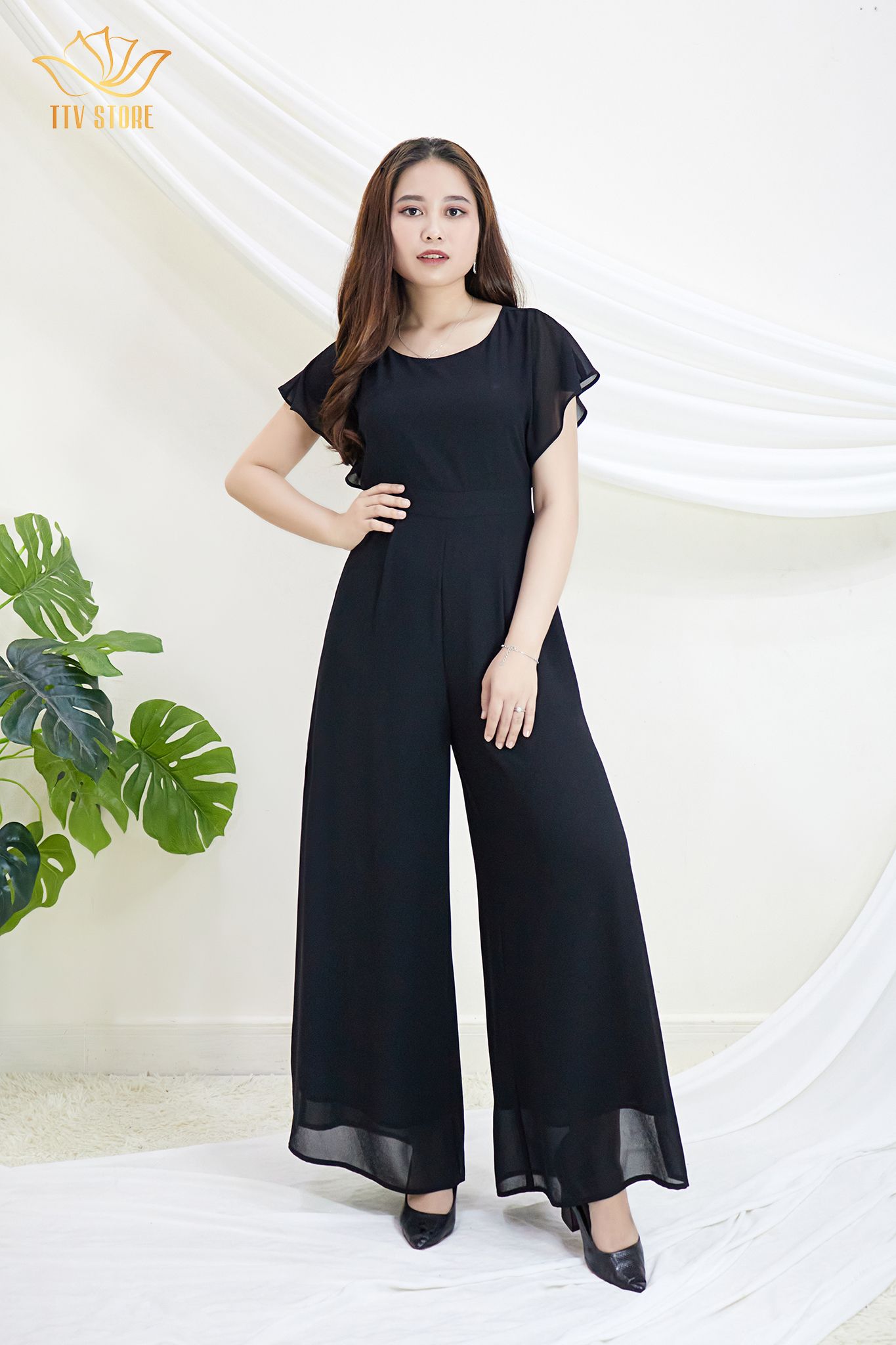 Bộ liền jump đen sang chảnh - TTV210