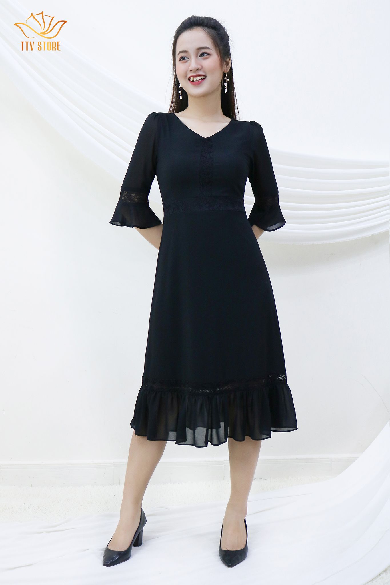 Đầm form A tay chuông phối ren CD - Đen - TTV351
