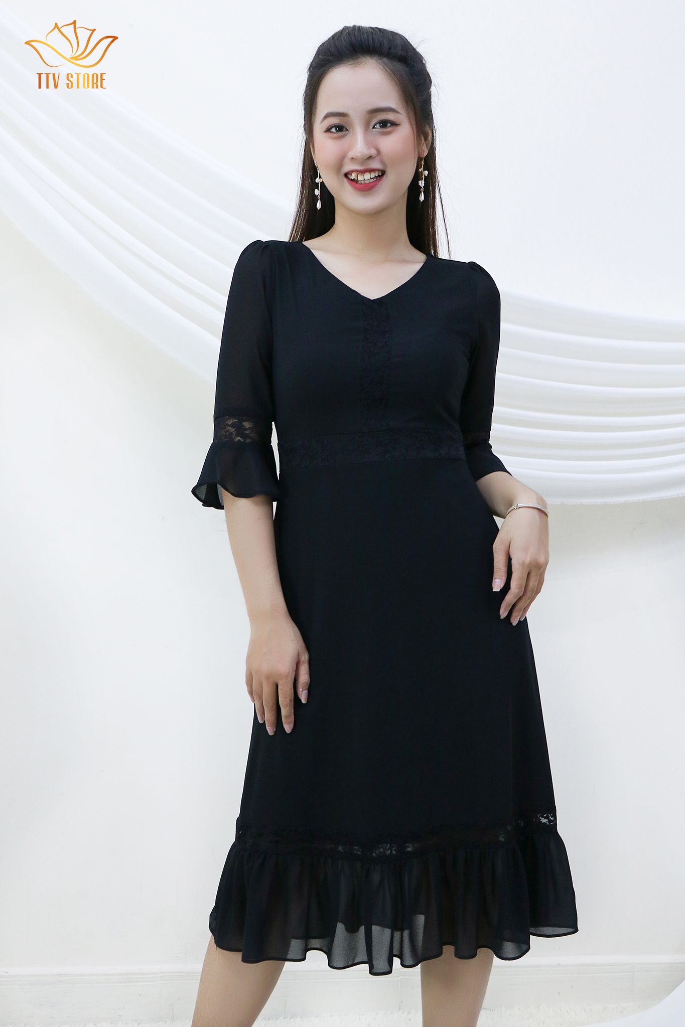 Đầm form A tay chuông phối ren CD - Đen - TTV351