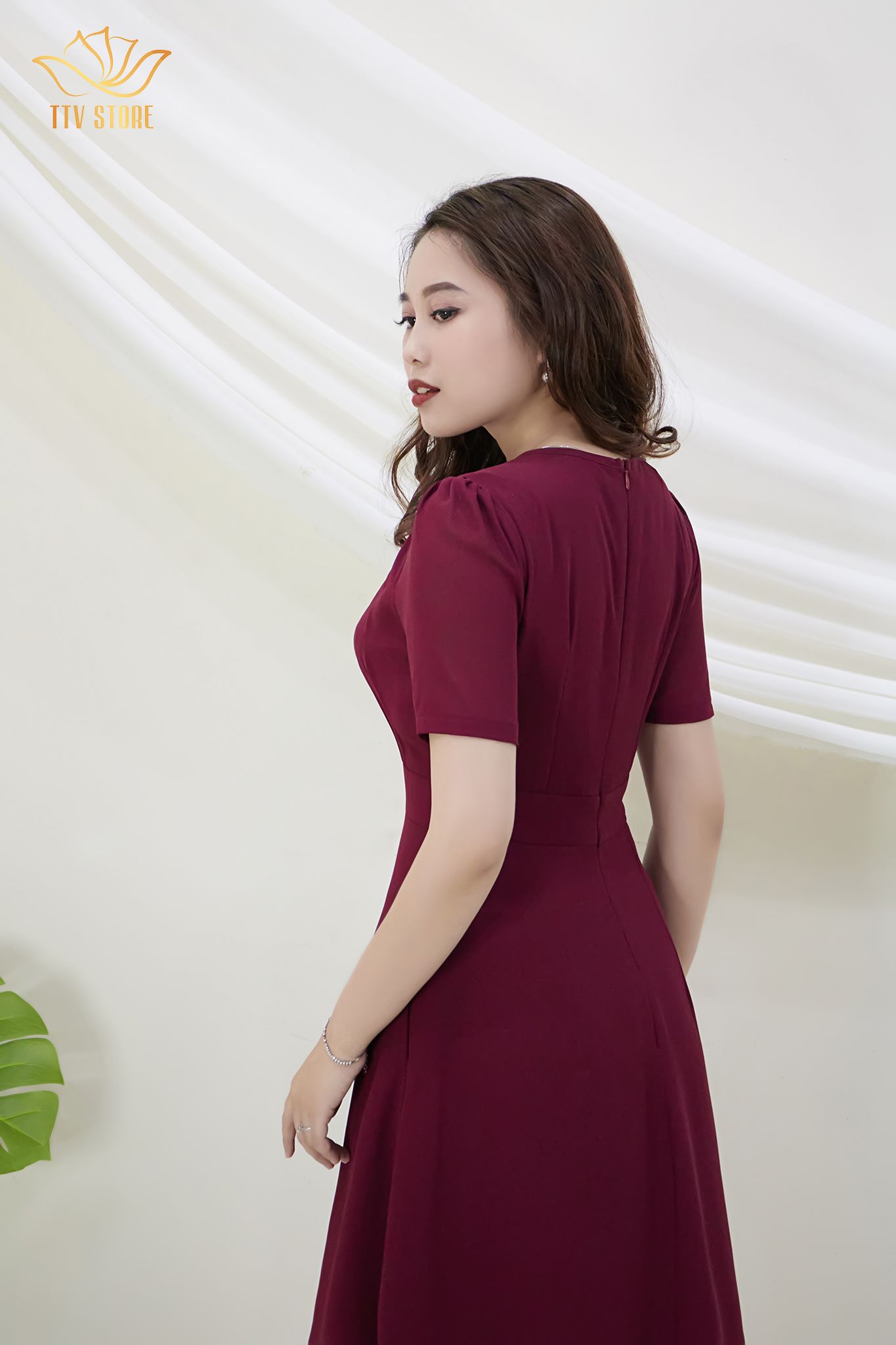 Đầm from a cổ tròn dập ly CD đỏ mận TTV383