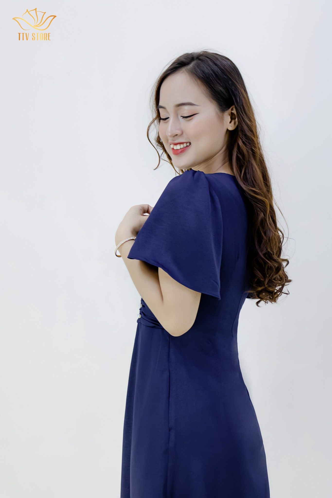 Đầm form A - Cổ tròn tay loe eo xếp ly đính ngọc CD - Xanh đen - TTV585