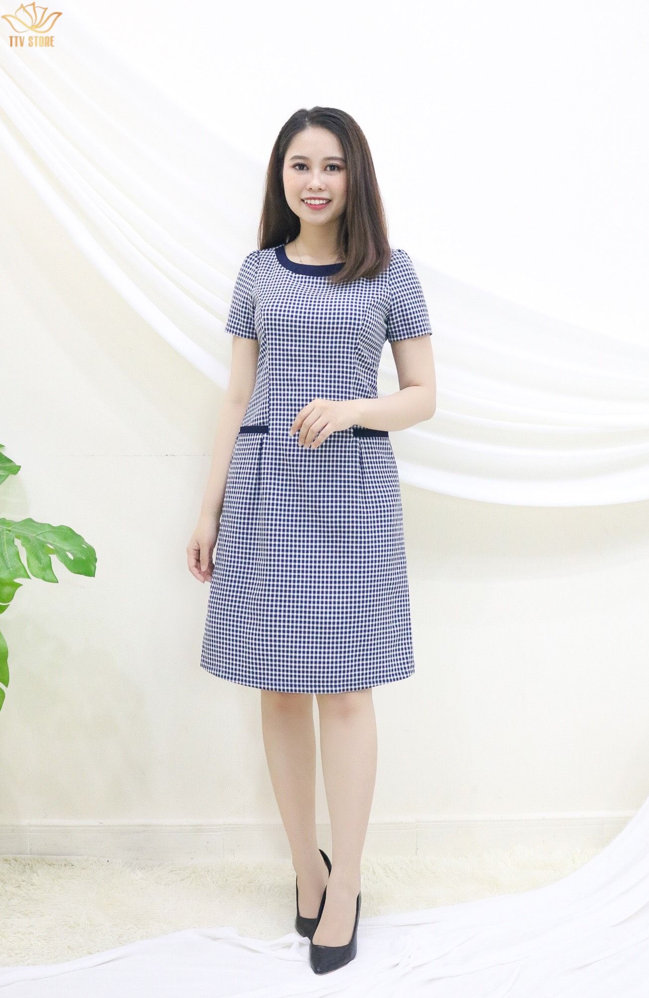 Đầm suông cổ tròn túi mổ CT - Caro xanh đen - TTV406