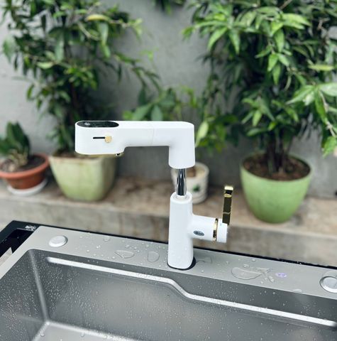 Vòi rửa mặt lavabo rút dây có màn LCD KG 15