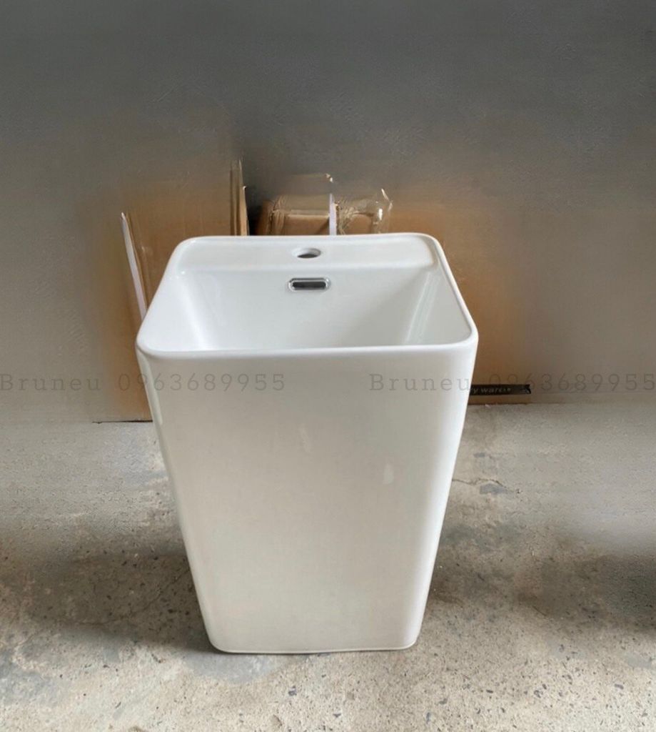 Chậu lavabo liền chân KN363360