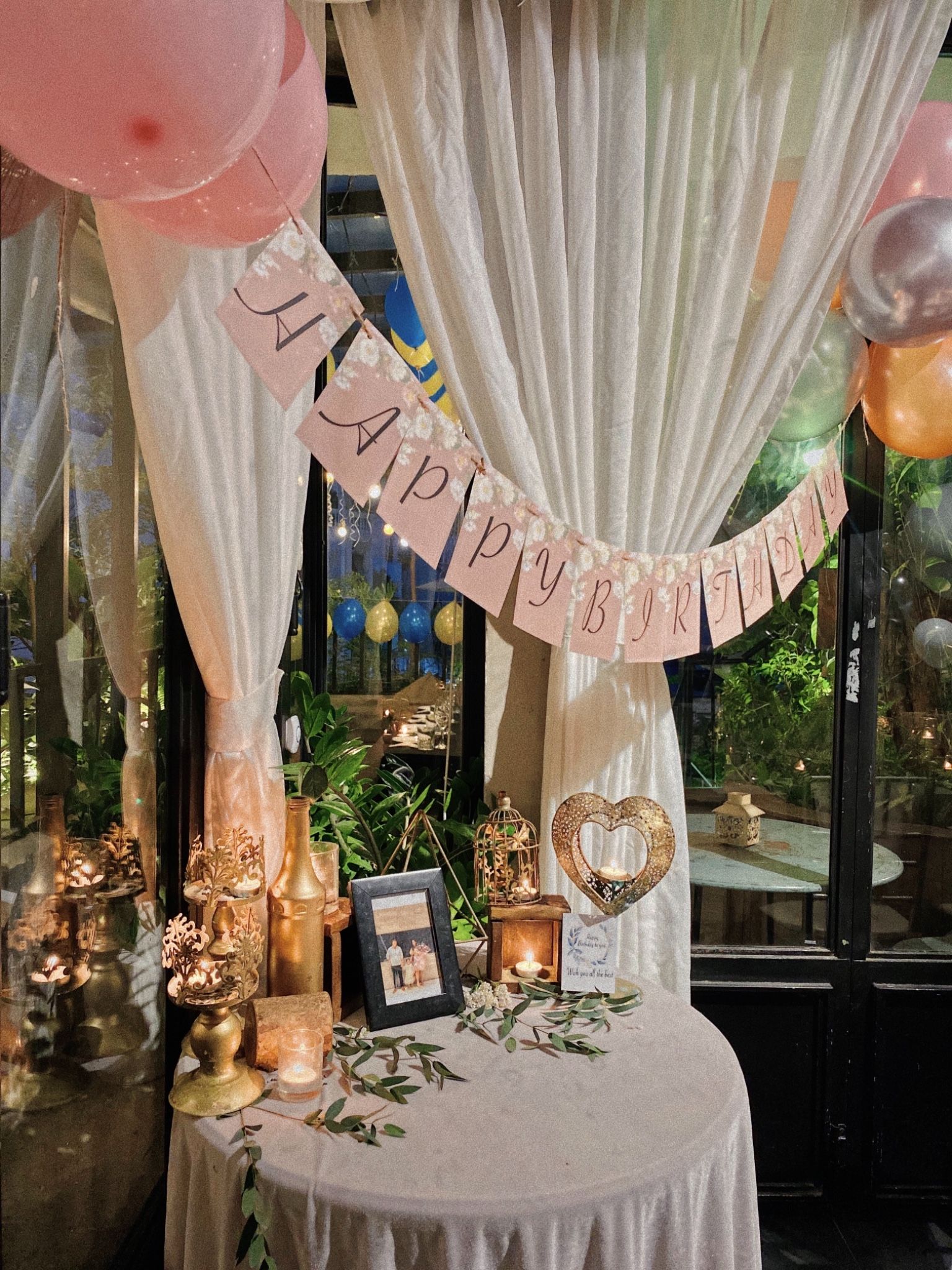 MAGIC PINKY - D ROOM - GROUP - OZ_HTC