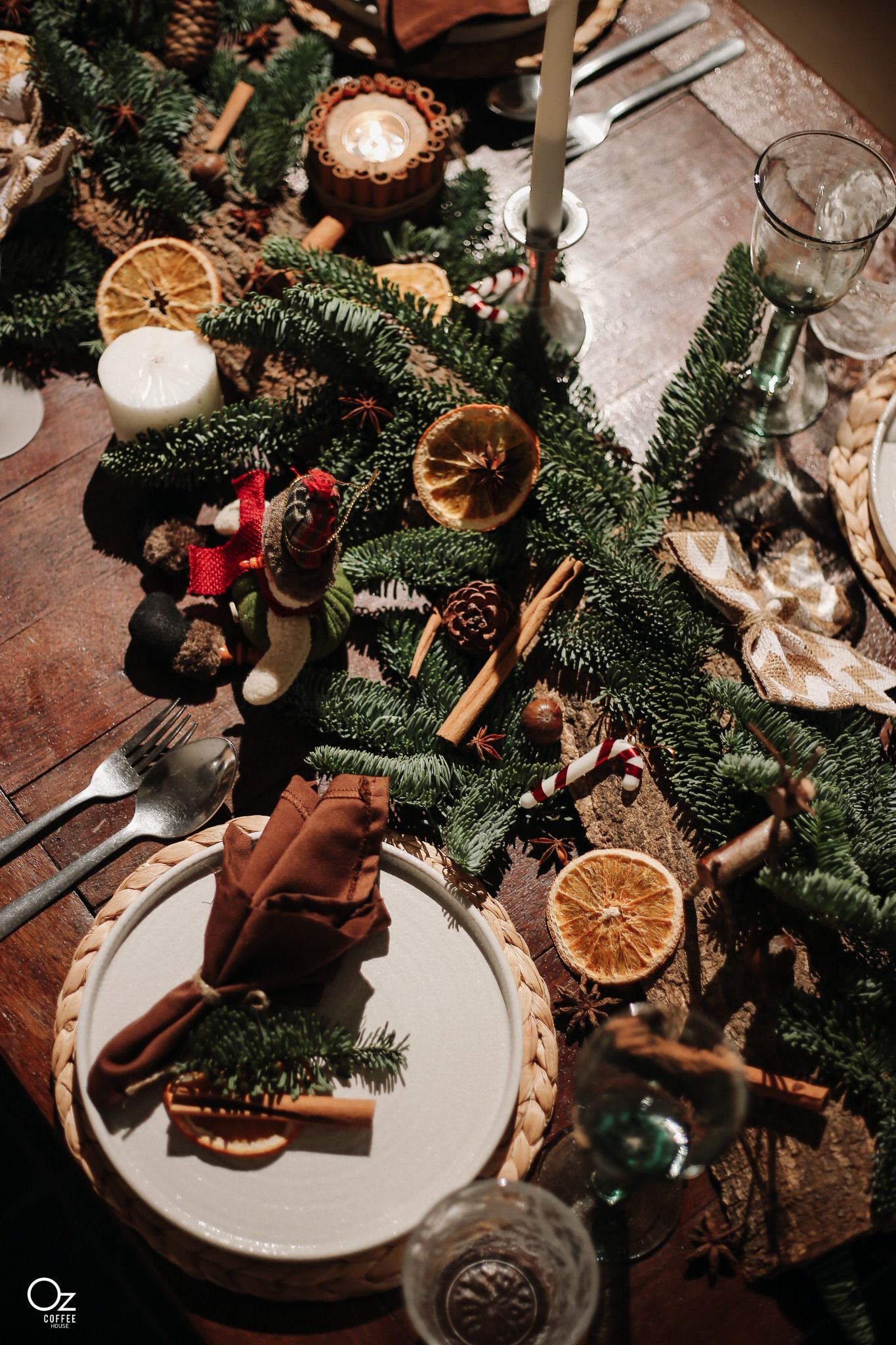 PRIVATE - A789 - GROUP - SANTA GIFT CONCEPT - OZ_HTC