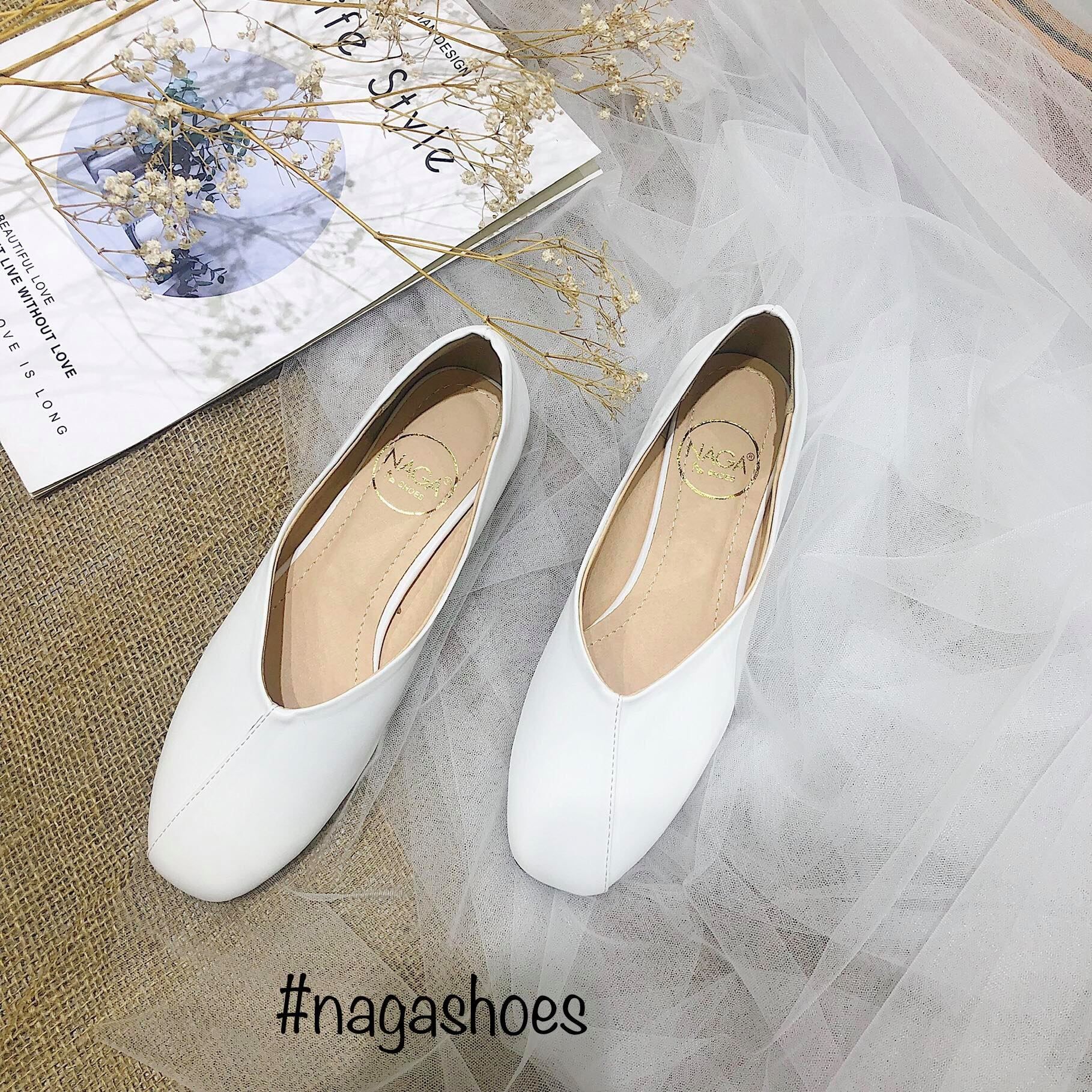 Giày Búp Bê Naga Mũi Vuông Phối Chỉ NAB39