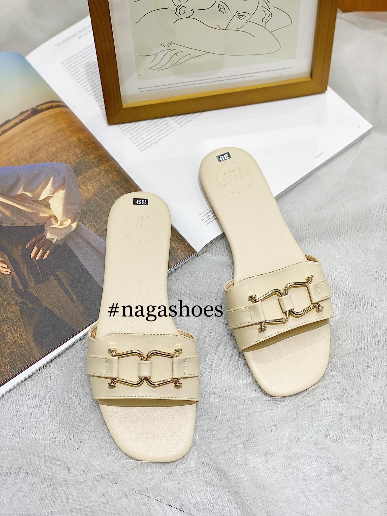 DÉP NAGASHOES QUAI NGANG ĐÍNH KHÓA NAD149
