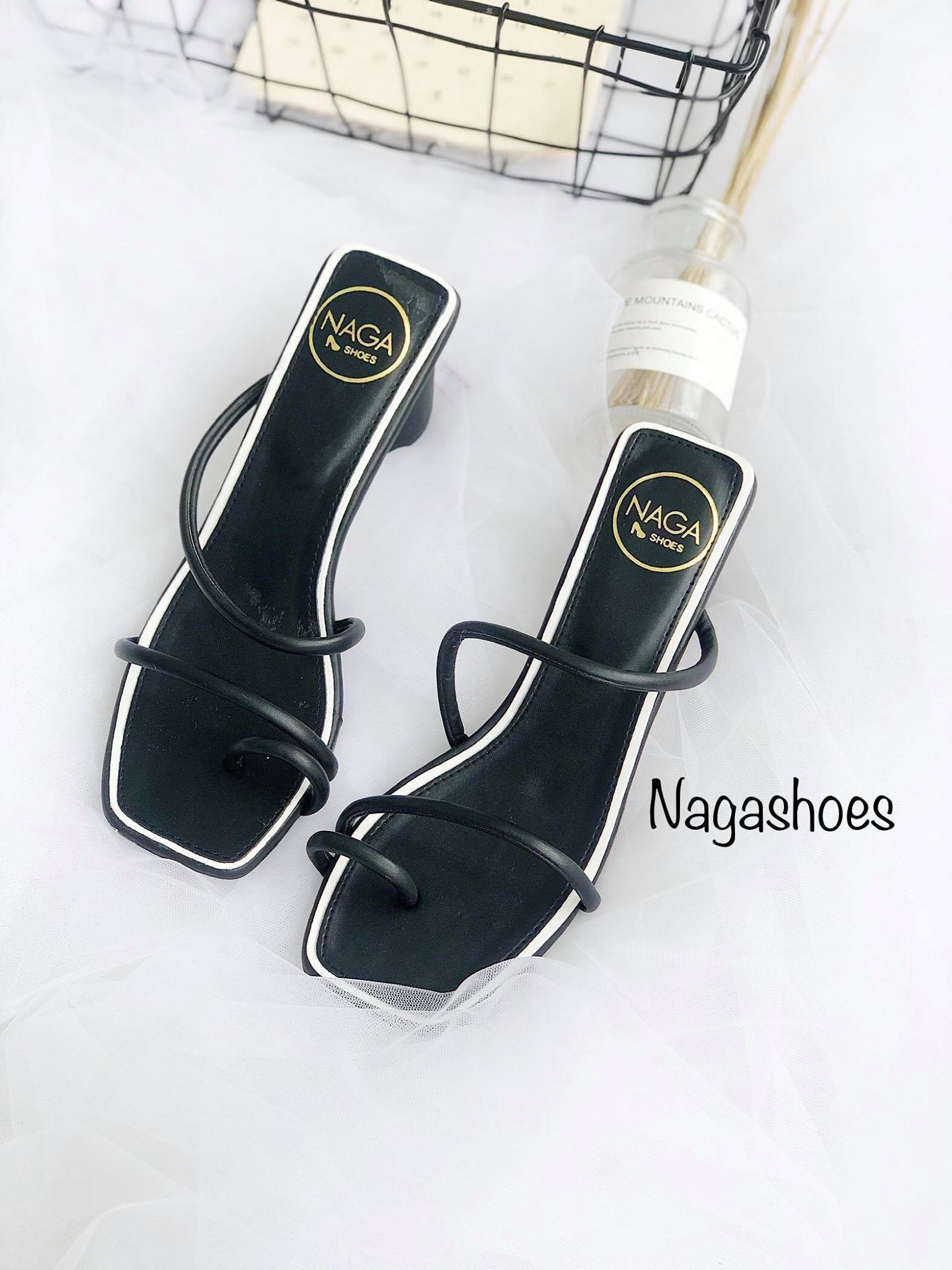 Dép Xỏ Ngón 2 Quai Gót Tròn NAD79