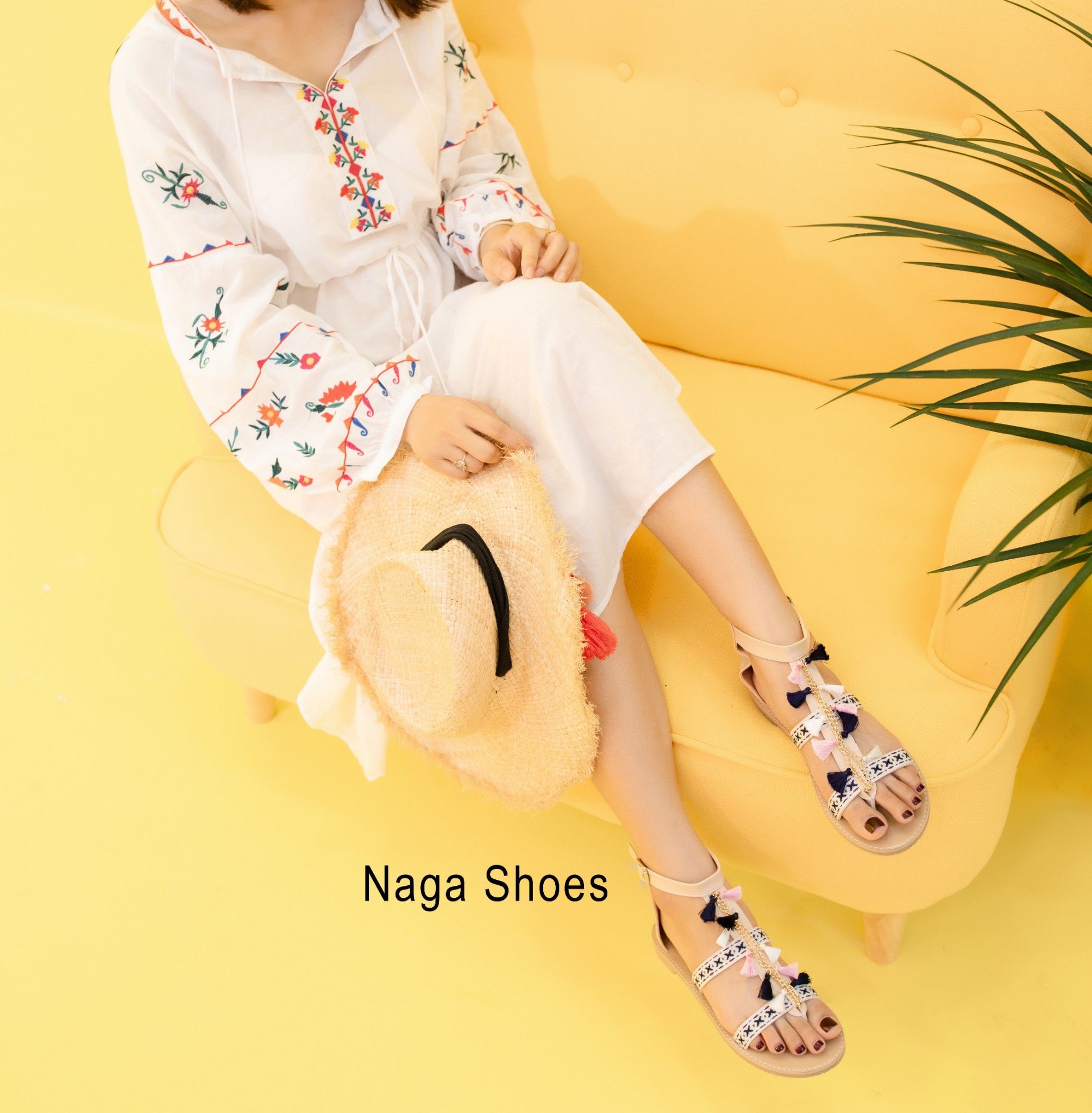 Giày Sandal Thổ Cẩm Đính Bông NAS141