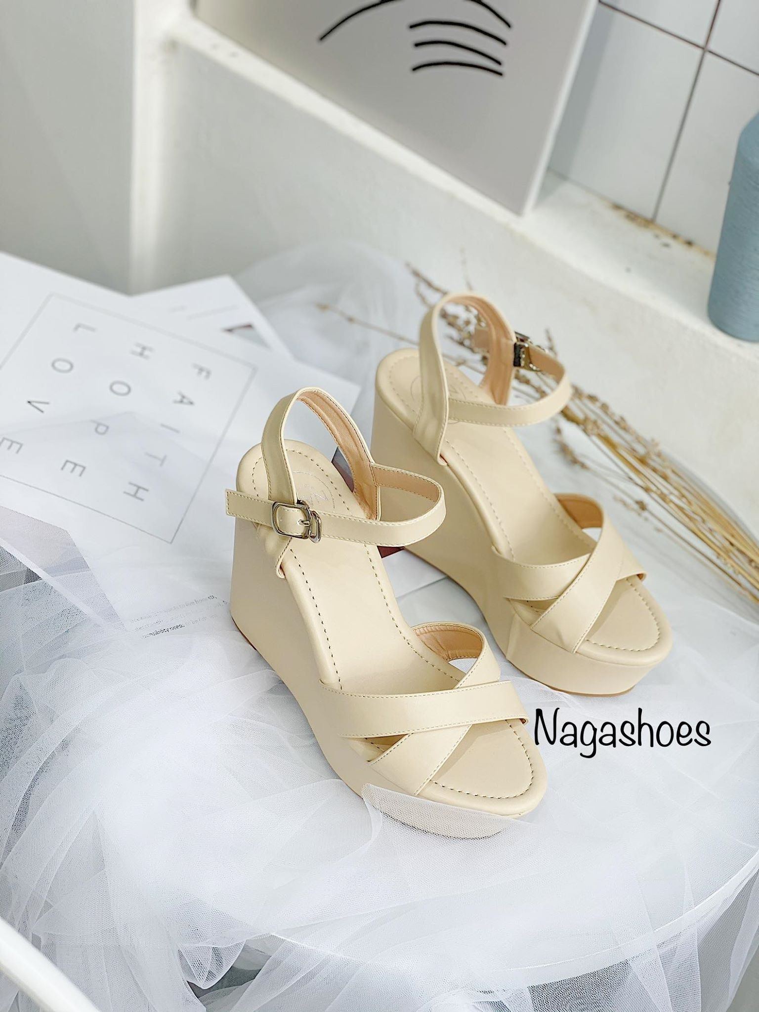 SANDAL ĐẾ XUỒNG QUAI CHÉO CAO 12P NAS174