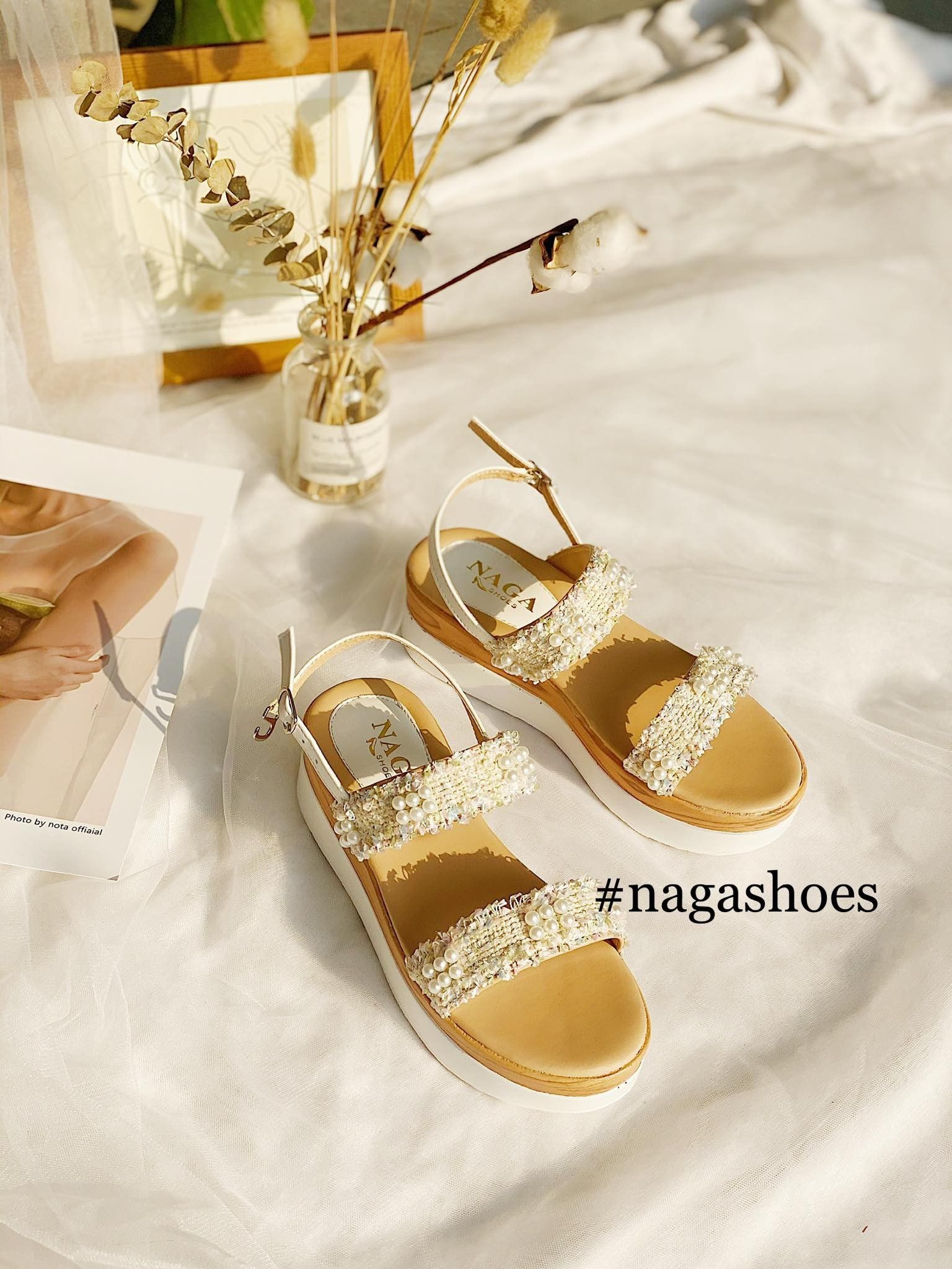 Sandal 2 Quai Ngang Họa Tiết Ren 5P Nas181