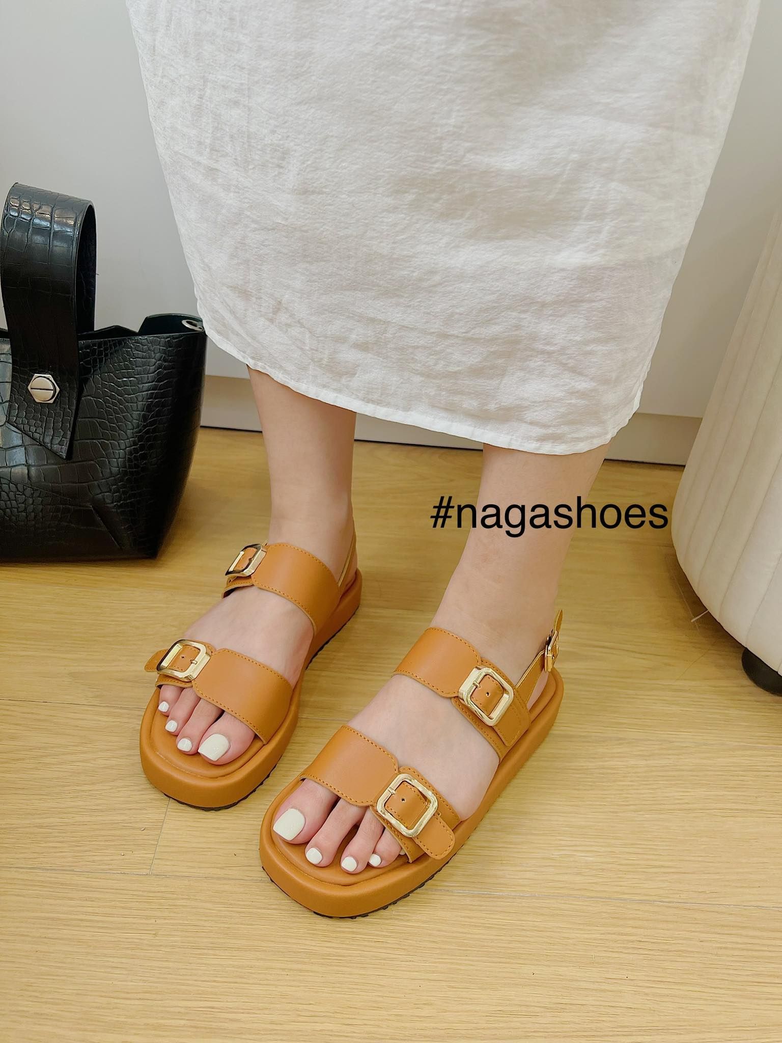  SANDAL NAGASHOES HAI QUAI NGANG PHỐI KHÓA 2P NAS214 