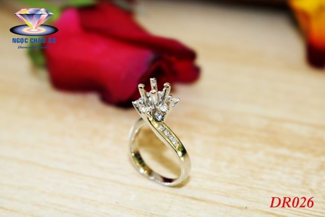 Nhẫn Kim Cương Thiên Nhiên DR026