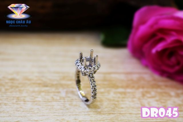 Nhẫn Kim cương thiên nhiên DR045
