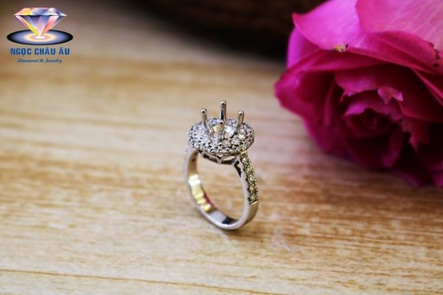 Nhẫn Kim cương thiên nhiên DR051