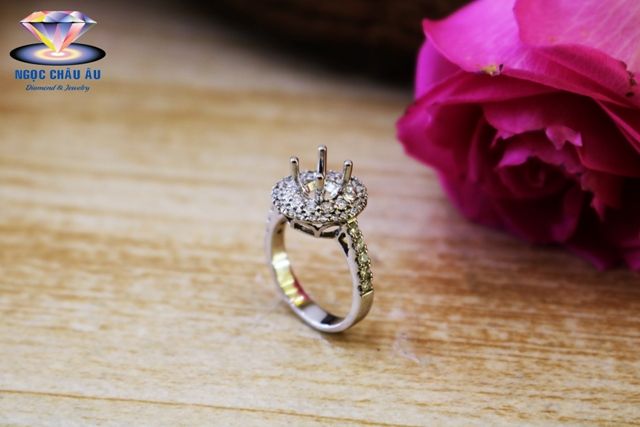 Nhẫn Kim cương thiên nhiên DR051