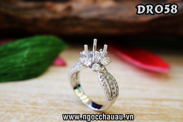 Nhẫn Kim cương thiên nhiên DR058