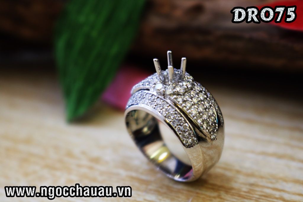 Nhẫn Kim Cương Thiên Nhiên DR075