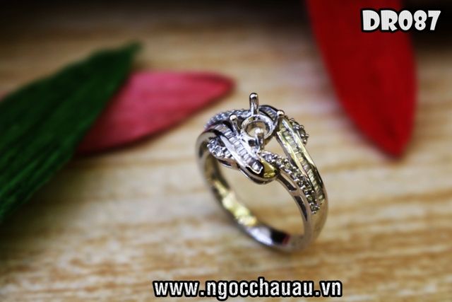 Nhẫn Kim cương thiên nhiên DR087