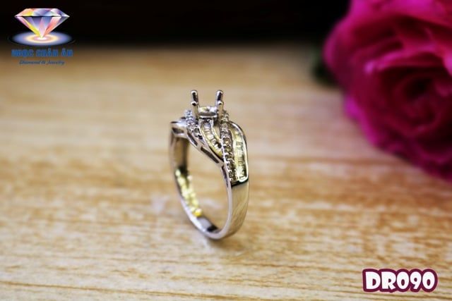 Nhẫn Kim cương thiên nhiên DR090