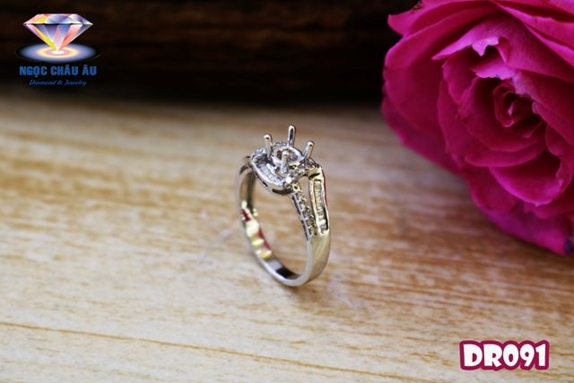 Nhẫn Kim cương thiên nhiên DR091