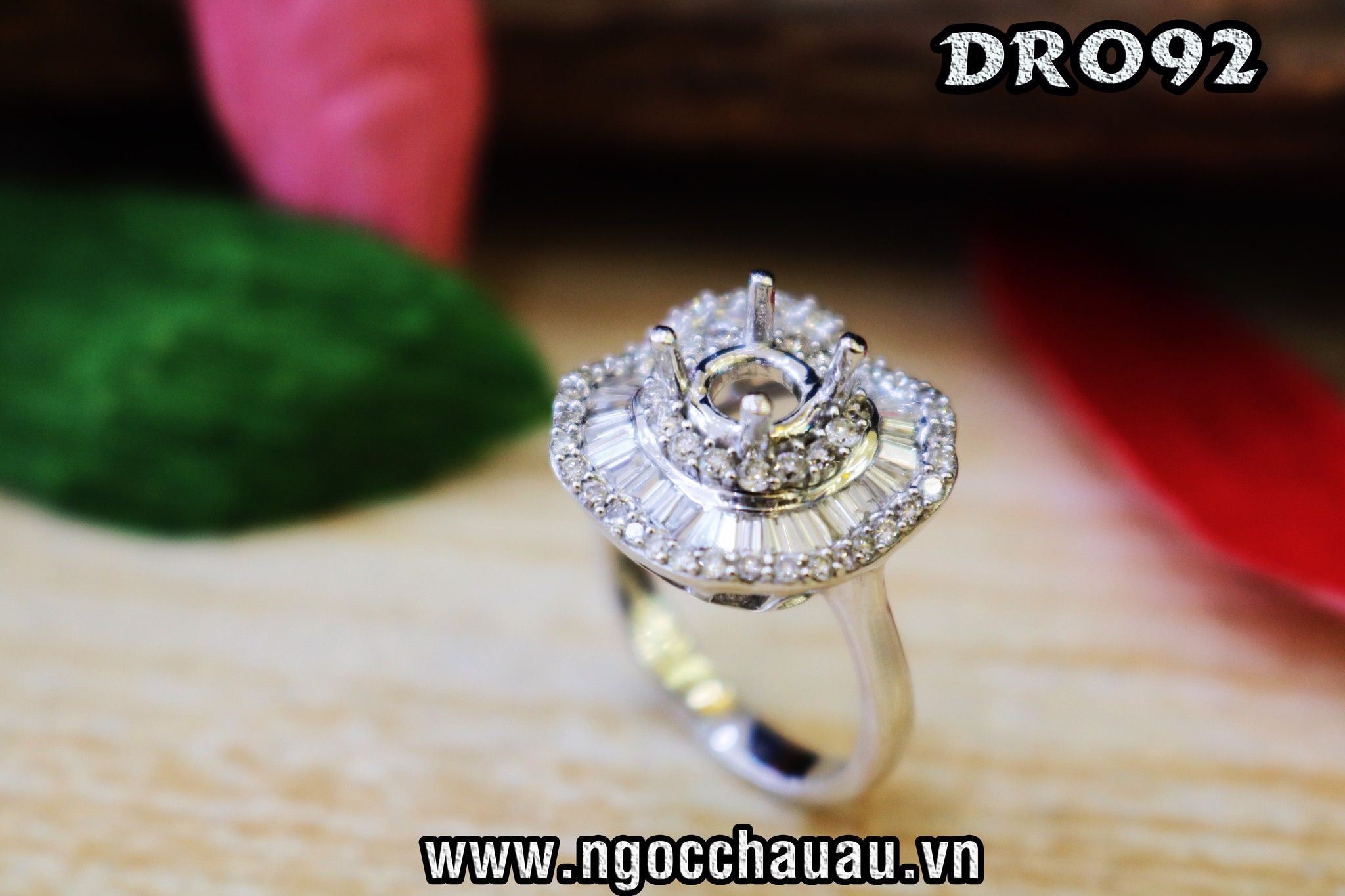 Nhẫn nữ kim cương thiên nhiên DR092