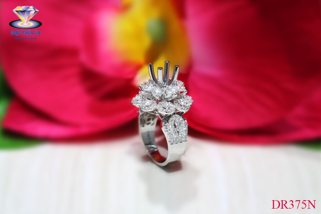 Nhẫn Kim Cương Thiên Nhiên DR375N