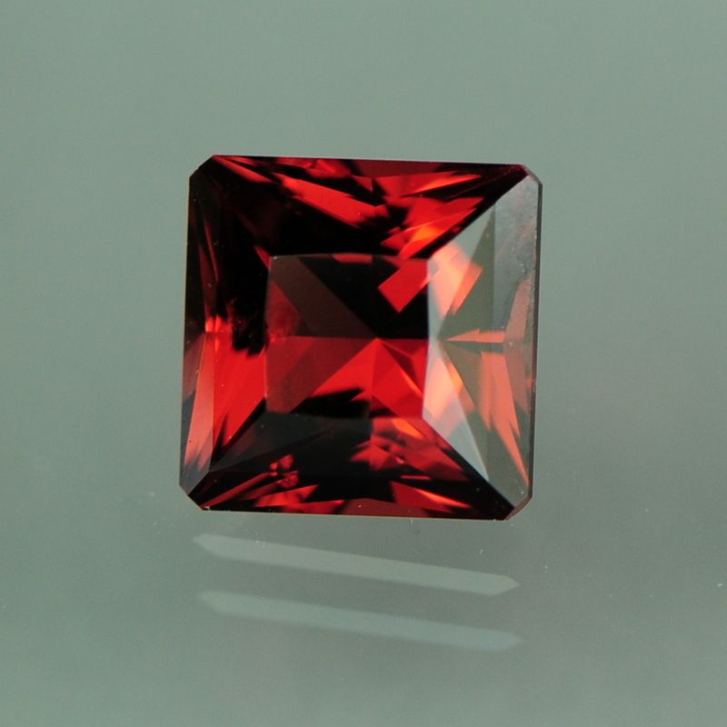 Garnet - Square