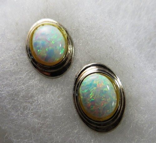 White Opal - Oval