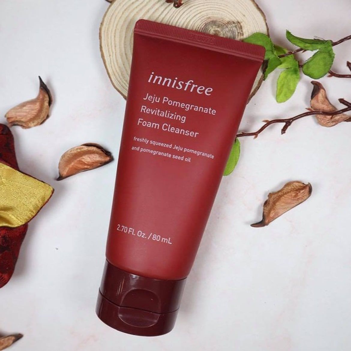 Sữa Rửa Mặt Innisfree Jeju Pomegranate Revitalizing Foam Cleanser 80ml