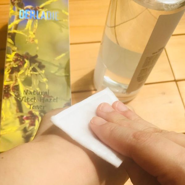 Nước hoa hồng Derladie Natural Witch Hazel Toner