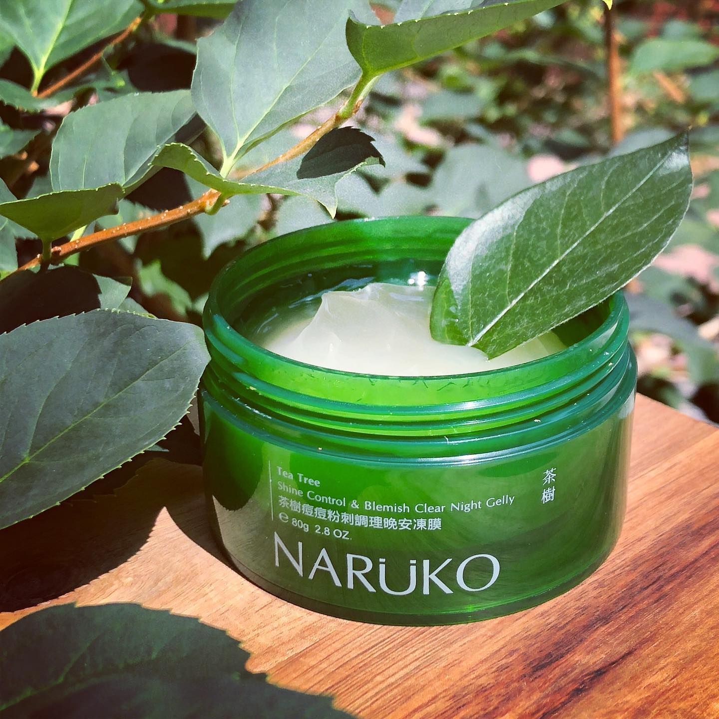 Mặt Nạ Ngủ Trị Mụn NARUKO Tea Tree Shine Control & Blemish Clear Night Gelly
